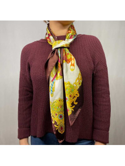 Large Foulard En Soie Bleu Nuit Au Liseré Rouge Premium