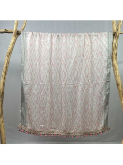 Écharpe 180 cm Aux Losanges Rose Et Grise Avec Ses Petits Pompons Premium