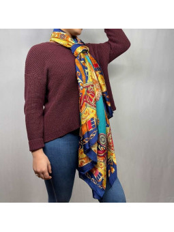 Foulard Doré Sur Un Fond Bleu Nuit Et Turquoise De Qualité Premium