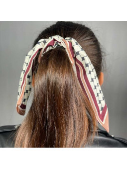 Foulard Chouchou Pour Cheveux Blanc, Rose Et Rouge Aux Petits Carrés