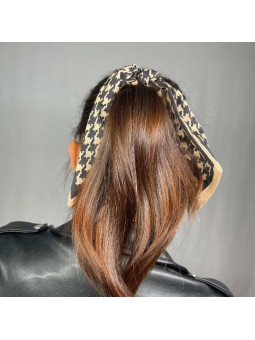 Foulard Pour Cheveux Noir Et Beige Aux Petits Carrés