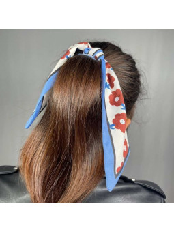 Foulard Avec Un Chouchou Pour Cheveux Bleu Aux Petites Fleurs Bordeaux