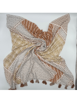 Écharpe Fleuris De 180 cm Aux Tons Café Crème Et Motifs Finement Imprimés