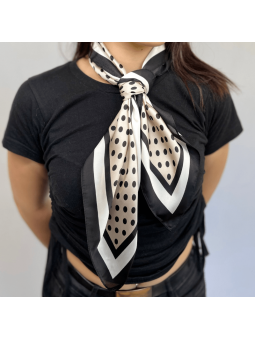 Foulard Carré 70 cm à Petit Point Noir Liseré Blanc