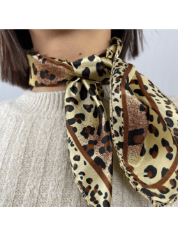 Petit Foulard Carré Au Motif Léopard Dorée 50cm Soyeux Et Brillant
