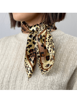 Petit Foulard Carré Au Motif Léopard Dorée 50cm Soyeux Et Brillant