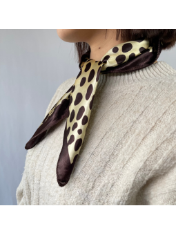 Petit Foulard Carré Au Motif Léopard Noir 50cm Soyeux Et Brillant