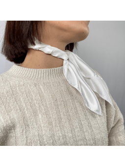 Petit Foulard Carré Monochrome Blanc Ivoire De 50 cm Satiné Et Brillant