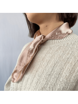 Petit Foulard Carré Monochrome Rose Gold De 50 cm Satiné Et Brillant