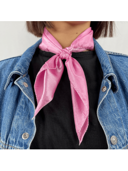 Petit Foulard Carré Monochrome Rose Bonbon De 50 cm Satiné Et Brillant