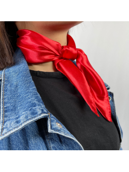 Petit Foulard Carré Monochrome Rouge Vif De 50 cm Satiné Et Brillant