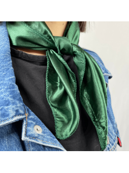 Petit Foulard Carré Monochrome Vert Sapin De 50 cm Satiné Et Brillant