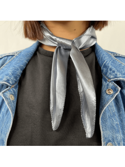 Petit Foulard Carré Monochrome Gris Pétrole De 50 cm Satiné Et Brillant