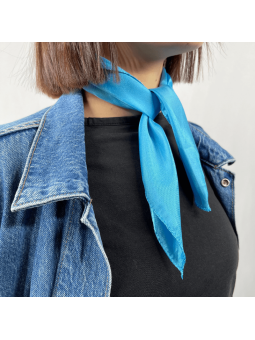 Petit Foulard Carré Monochrome Bleu Turquoise De 50 cm Satiné Et Brillant
