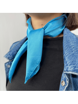 Petit Foulard Carré Monochrome Bleu Turquoise De 50 cm Satiné Et Brillant