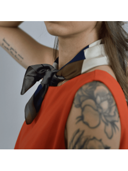 Foulard Carré 55 cm Bleu Chocolat et Beige cm Aux Délicats Motifs Abstraits