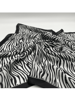 Foulard Carré 65 cm Imprimé De Fines Zébrures Délicates