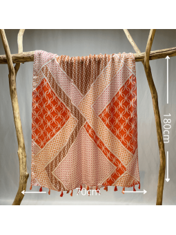 Écharpe Rose Orangé 180 cm Aux Motifs Fleuries Et Ses Petits Pompons