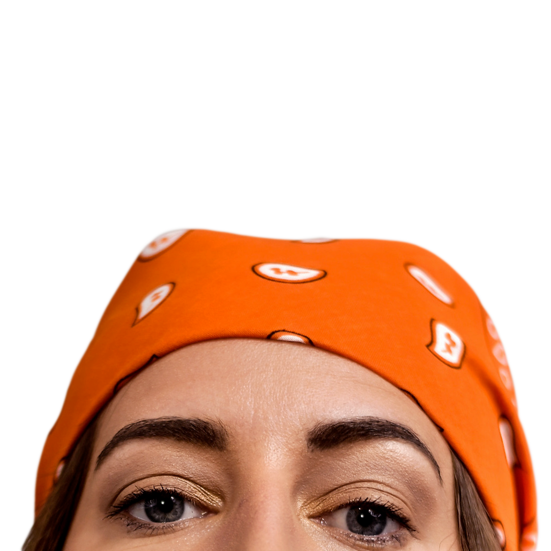 photo bandana orange visage coupé au nez 